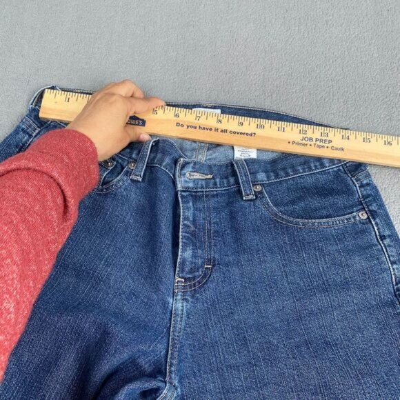 Calvin Klein Women’s size 8 Blue Dark Wash Jeans 5-Pocket Design. - Picture 4 of 11